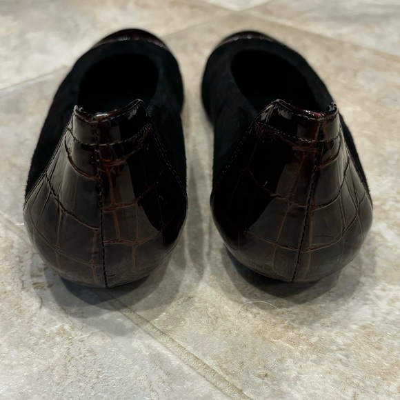 Vaneli Ballet Flats Womens 7 Slim Black Suede with Brown Cap Toe - Picture 9 of 9